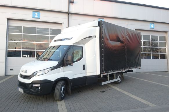 IVECO Daily 35S18 Skrzynia z plandeką